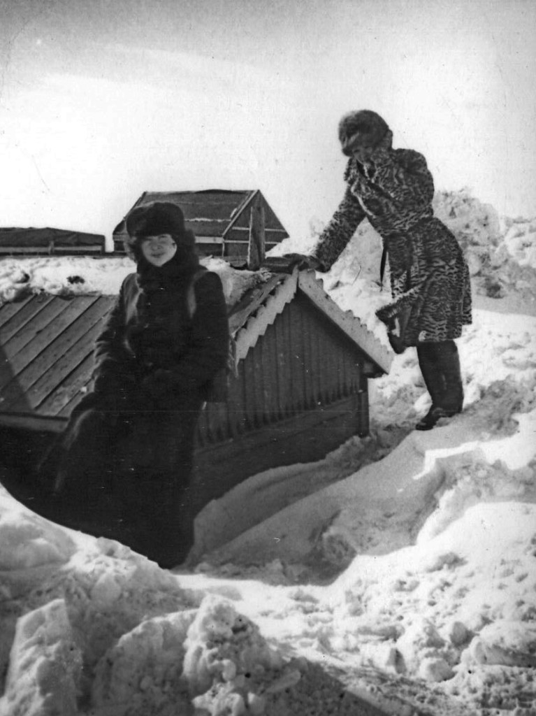 Чукотка Вон сколько снега намело