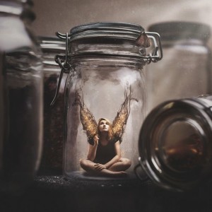 В ПЛЕНУ ИЛЛЮЗИЙ