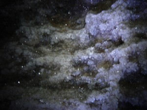 Кристали на поличках