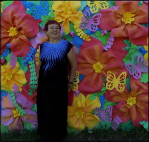 На фоне цветов